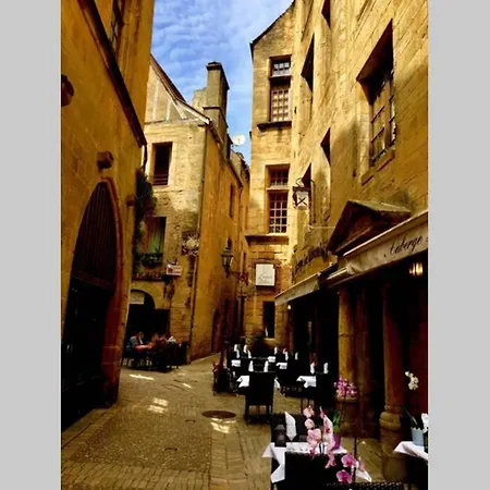 Les Petits Self Contained 2 Bedroom Apartment * Molieres (Dordogne)