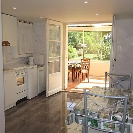 Les Petits Self Contained 2 Bedroom Apartment * Molieres (Dordogne)