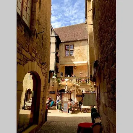 Apartment Les Petits Self Contained 2 Bedroom Apartment *
